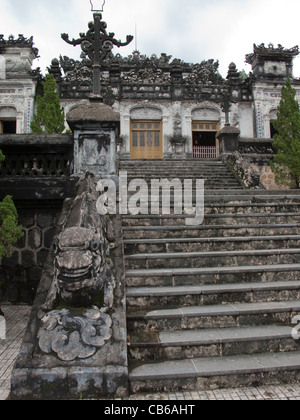 Thien Dinh Palais am Khai Dinh Grab in Hue, barocke Architektur aus der Nguyen-Dynastie, Vietnam Stockfoto