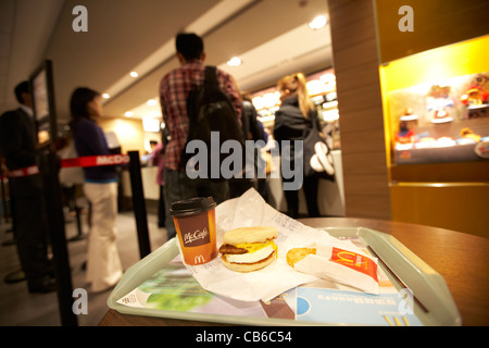 McDonalds-Wurst und Ei Mcmuffin Frühstück im Restaurant Shop zentralen Bezirk, Hong Kong Insel, Sonderverwaltungsregion Hongkong, china Stockfoto