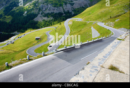 Sommer-Ansicht der Hochalpenstraße - Grossglockner. Österreich. Stockfoto