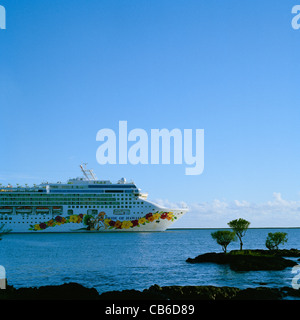 Kreuzfahrtschiff Pride of Hawaii in Hilo Bay Big Island Hawaii Stockfoto