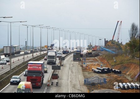 M25 Autobahn in der Nähe von Uppminster, Essex, South East England Erweiterung Stockfoto