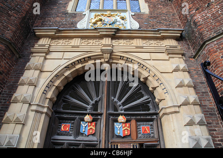 Des Abtes Krankenhaus ein jakobinischen Almosen Haus, Guildford, High Street Surrey England Stockfoto