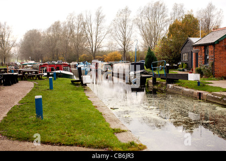 Papierfabrik Sperre auf dem Fluß Chelmer in Chelmsford Essex Stockfoto