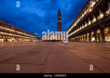 Am Abend weiten Blick auf Piazza Sao Marco in Venedig Stockfoto