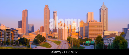 Blick auf die Wolkenkratzer in der Innenstadt von Atlanta, Georgia, USA. Stockfoto