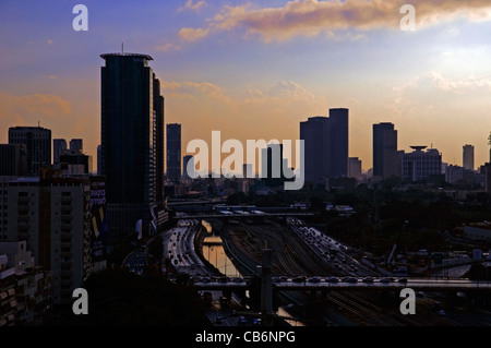 Silhouette von Tel Aviv am Abend, Israel, Asien, Naher Osten Stockfoto