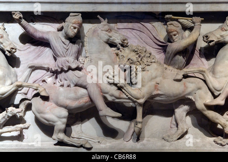 Istanbul: Archäologisches Museum - Alexander Sarcophagus-Relief-detail Stockfoto