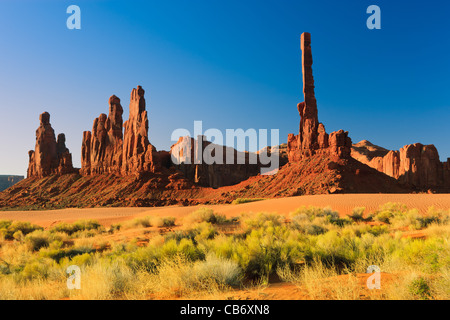 Totempfahl bei Sonnenaufgang, Monument Valley, Utah - Arizona Stockfoto