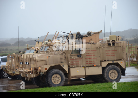 Welsh Guards training für Afghanistan mit Ridgeback in Castlemartin Schießplatz, West Wales Ridgback gepanzerte Personal carr Stockfoto