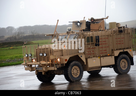 Welsh Guards training für Afghanistan mit Ridgeback in Castlemartin Schießplatz, West Wales Ridgback gepanzerte Personal carr Stockfoto