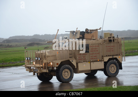 Welsh Guards training für Afghanistan mit Ridgeback in Castlemartin Schießplatz, West Wales Ridgback gepanzerte Personal carr Stockfoto