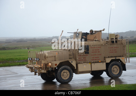 Welsh Guards training für Afghanistan mit Ridgeback in Castlemartin Schießplatz, West Wales Ridgback gepanzerte Personal carr Stockfoto