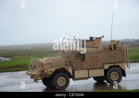 Welsh Guards training für Afghanistan mit Ridgeback in Castlemartin Schießplatz, West Wales Ridgback gepanzerte Personal carr Stockfoto