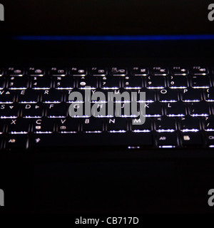 Beleuchtete Tastatur am Laptop Stockfoto