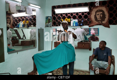 Ein Friseur-Shop, Havanna (La Habana), Kuba Stockfoto