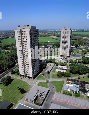 Hochhäuser auf dem Trowbridge Anwesen in Hackney Wick, London. Blöcke in 1995 abgerissen. Foto aufgenommen im Jahr 1990. Stockfoto