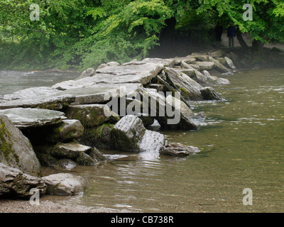 Alte Brücke von Tarr Steps, Exmoor, Devon, UK Stockfoto