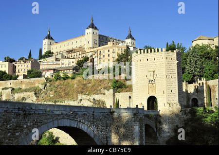 Alcantara Brücke und dem Alcazar (Toledo, Spanien) Stockfoto