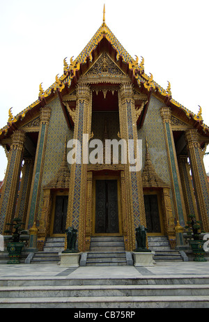 Wat Ratchaphobit ist abseits der normalen Touristenpfade in Bangkok und ist daher fast immer ruhig. Stockfoto