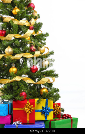 Nahaufnahme der Weihnachtsbaum und Geschenke, Textfreiraum für Ihren Text. Stockfoto