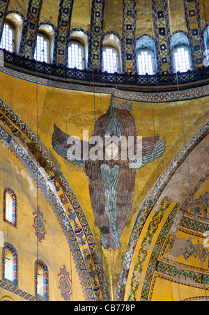 Türkei, Istanbul, Sultanahmet, Hagia Sophia Mural eine sechs geflügelte Seraph oder Engel unter der zentralen Kuppel. Stockfoto