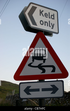 Schild mit 'Keld nur', bei Sonnenuntergang, Keld, North Yorkshire, England Yorkshire Dales National Park Stockfoto