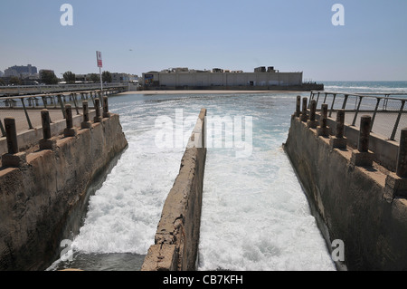 Israel, Tel Aviv, die Lesung Kraftwerk der Kühlung Wasserablauf Stockfoto