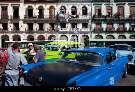 Straßenszene vor dem Capitolio, Havanna (La Habana), Kuba Stockfoto