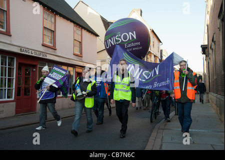 Demonstrationen in Cambridge im öffentlichen Sektor 30. November 2011 schlagen über Renten Stockfoto