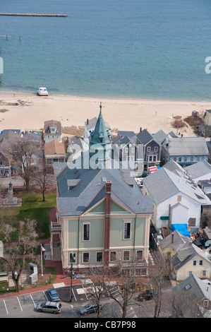 Provincetown Rathaus von der Höhe der Pilgrim Monument, Cape Cod Stockfoto