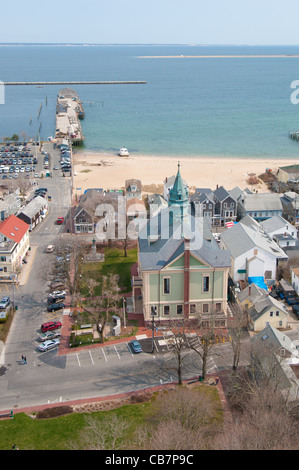 Provincetown Rathaus von der Höhe der Pilgrim Monument, Cape Cod Stockfoto