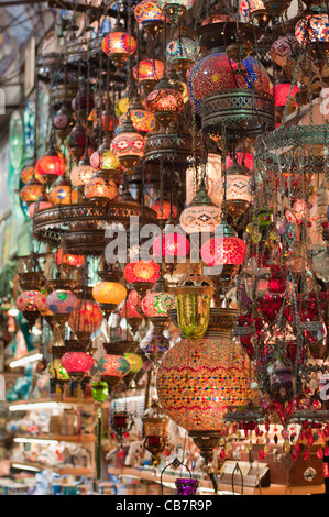 Exotische Lampen auf den Verkauf in den großen Basar, Istanbul, Türkei Stockfoto