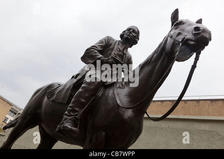 Statue von John Wesley auf einem Pferd auf dem Hof seines ersten Kapelle und Wohnhaus in Bristol, England. Stockfoto