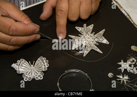 Ta' Qali Kunsthandwerk Dorf: filigraner Schmuck Stockfoto