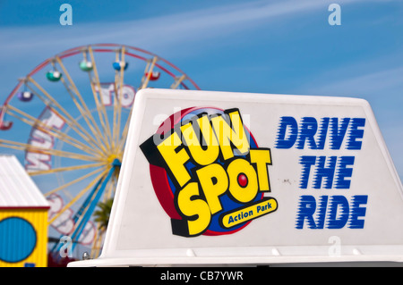 Fun Spot Orlando Action Park Zeichen und Riesenrad aus International Drive in Orlando Florida Stockfoto