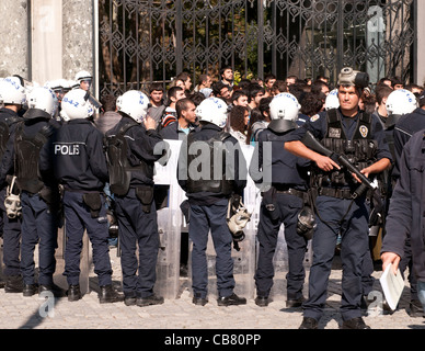 Türkische Polizei in die Teilnahme an einer Studentendemonstration in Istanbul Universität, Mercan, Istanbul, Türkei Stockfoto