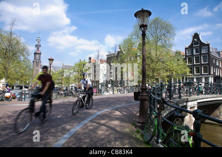 Straßenszene in einen Kanal von Amsterdam, Niederlande Stockfoto