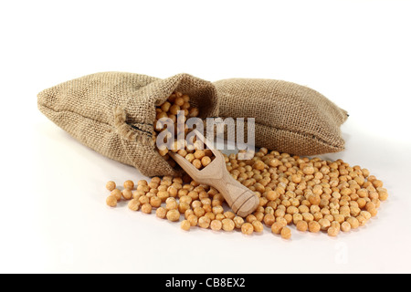 frische gelbe Erbsen in ein Säckchen mit Scheffel Stockfoto