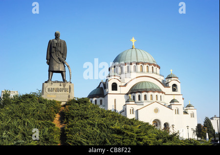 Denkmal zur Erinnerung an Karageorge Petrovitch vor Kathedrale des Heiligen Sava in Belgrad, Serbien Stockfoto