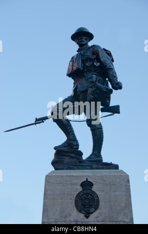 Statue der britischen Tommy, den Royal Fusiliers Memorial High Holborn, London Stockfoto