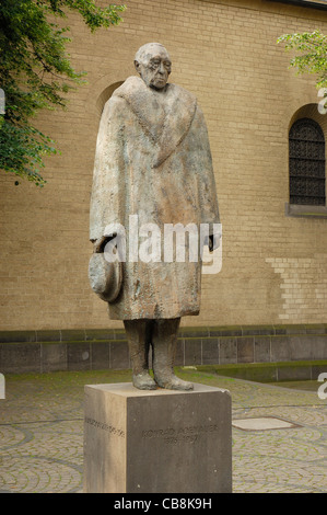 Konrad Adenauer Statue, Köln, Nordrhein-Westfalen, Deutschland Stockfoto