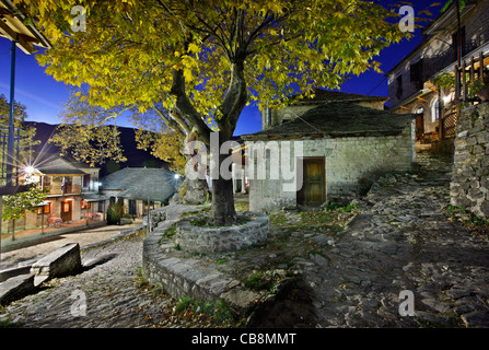 Kalarrytes Dorf, einer der schönsten griechischen Bergdörfern auf Tzoumerka Berge, Ioannina, Epirus, Griechenland Stockfoto