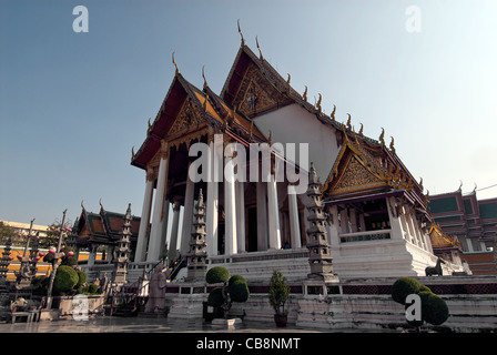 Wat Suthat Thepphawararam. Bangkok, Thailand. Die Türen der Viharn sollen von König Rama II. selbst gemalt worden sein. Stockfoto