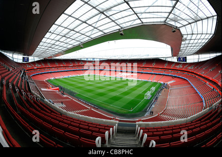 Blick in das Emirates Stadium (auch bekannt als Ashburton Grove), London. Haus von Arsenal Football Club Stockfoto