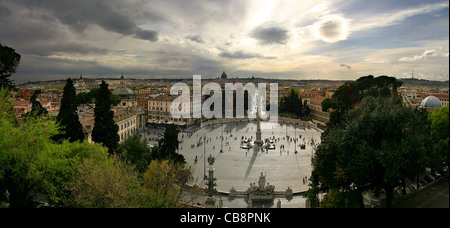Blick auf die berühmte Piazza del Popolo in Rom, Italien. Stockfoto