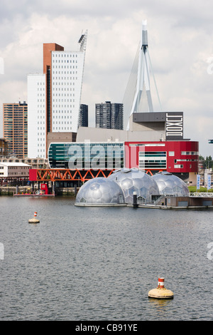 Der schwimmende Pavillon, ein Ausstellungspavillon in der Stadt-Hafen von Rotterdam. Stockfoto