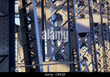 Australien, New South Wales, Sydney, die Harbour Bridge Stahl Bau-Ansicht der genietete Träger. Stockfoto