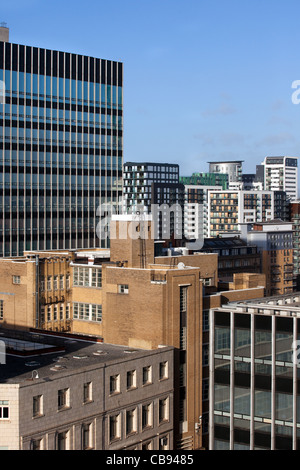 Die Dachlinie, Dächer oder Skyline der Innenstadt Geschäfts-und Wohnhäuser im Northern Quarter, Manchester, Großbritannien Stockfoto