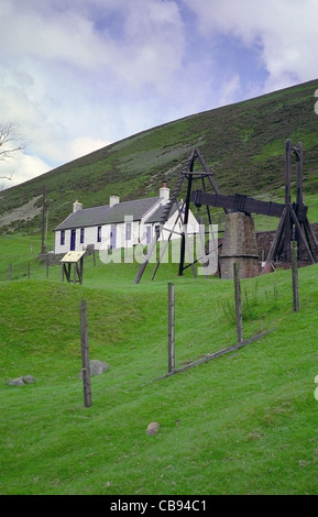 Ehemalige Bergleute Cottages und Strahl Motor bei Wanlockhead Dorf, Dumfries and Galloway, Schottland, Großbritannien Stockfoto