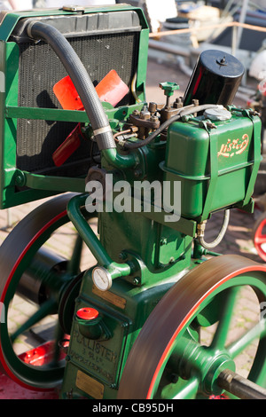 Demonstration der alten Dieselmotoren während der Furieade in Maassluis. Stockfoto